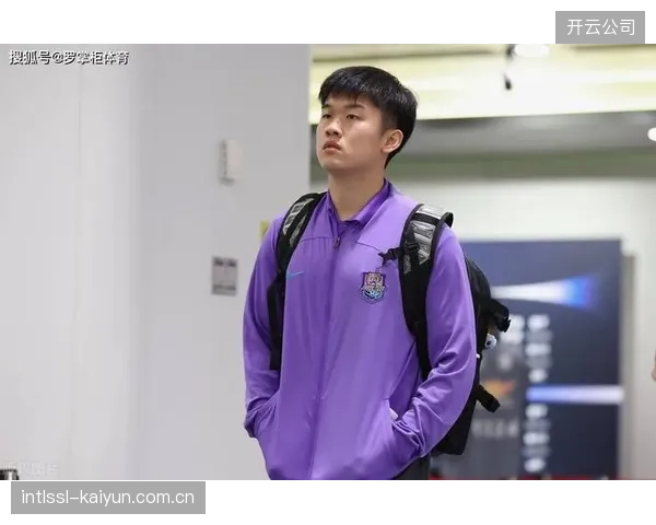 于根伟的球队攻击点单一，夏窗引援需丰富前场战术选择以分担压力。